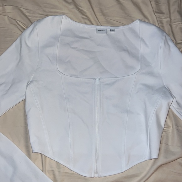 NWOT Aritzia Sunday Best Zip Up Long Sleeve - Picture 1 of 4